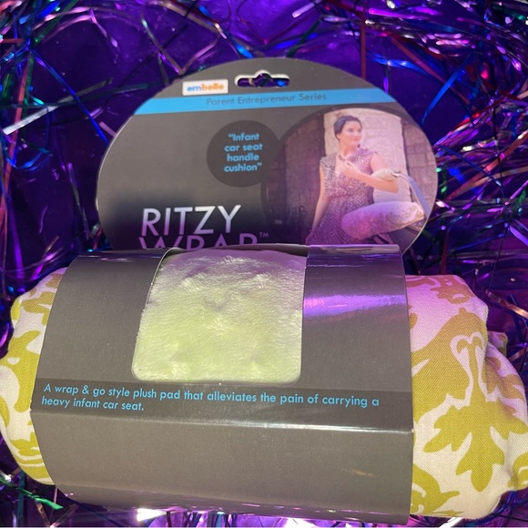 Ritzy Wrap Infant Car Seat Handle Cushion - Picture 2 of 4